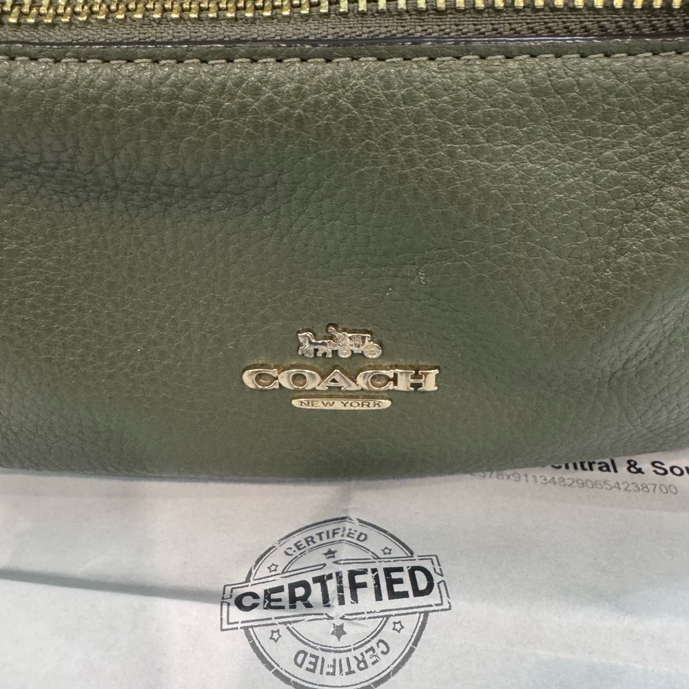๐ฅ Authentic Coach Charlie Pebbled Leather Backpack Size 12x10x3.75in Olive Green - Picture 2 of 6